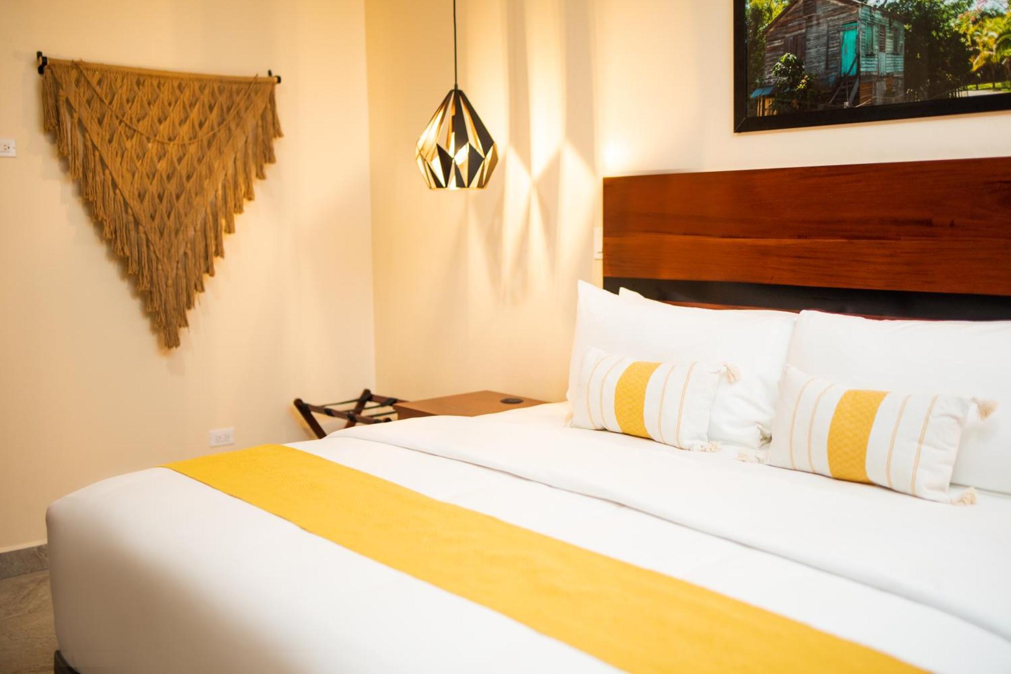 The West House Boutique Hotel San Ignacio Exteriör bild