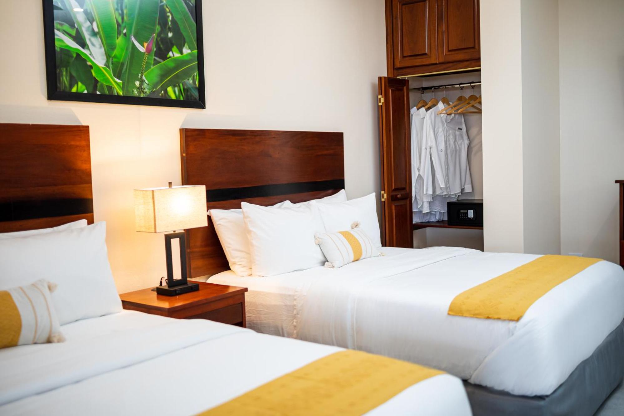 The West House Boutique Hotel San Ignacio Exteriör bild
