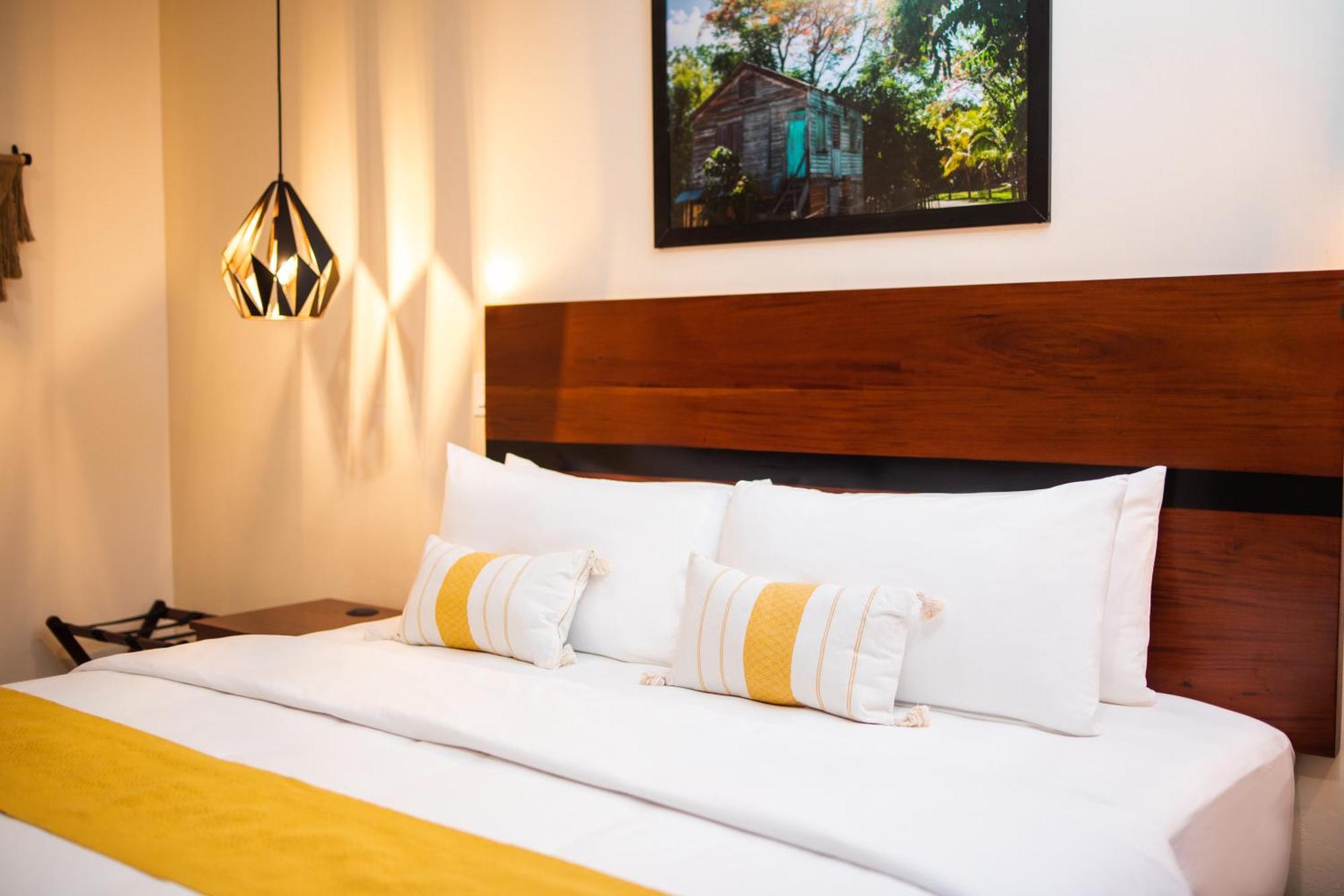 The West House Boutique Hotel San Ignacio Exteriör bild